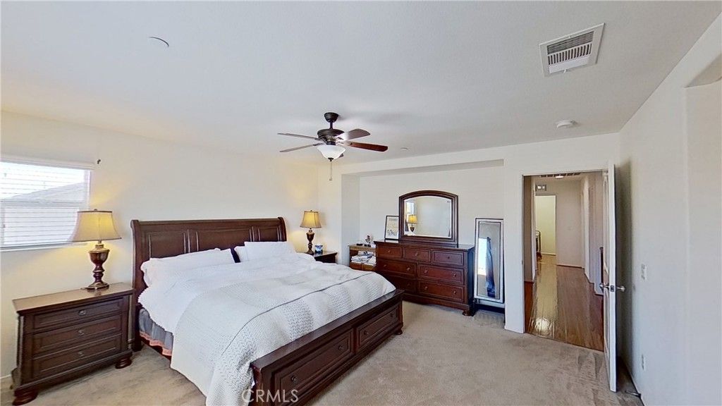 listing image 130722580012272239134