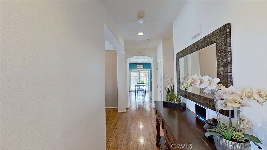 listing image 130725631908714923233
