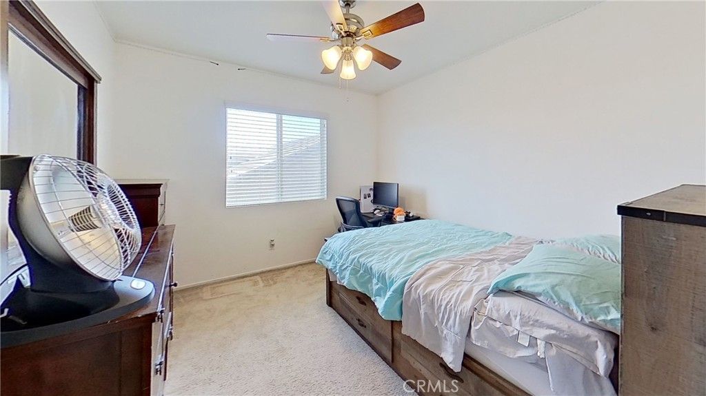 listing image 130729421878879660740