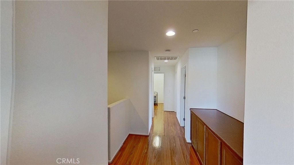 listing image 130729730640974232733