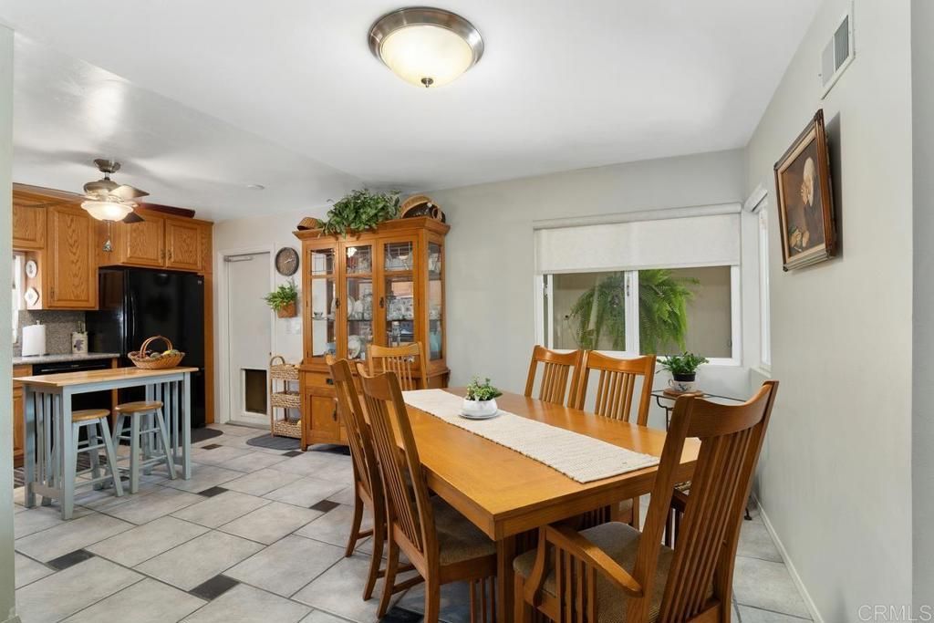 listing image 130727639293763231791