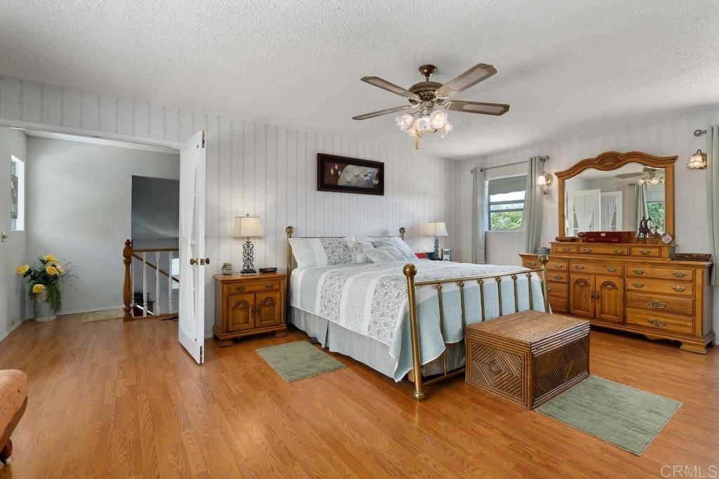 listing image 130722431837917538614