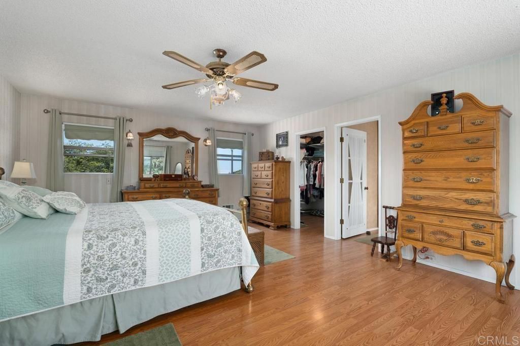 listing image 130726578838138013076