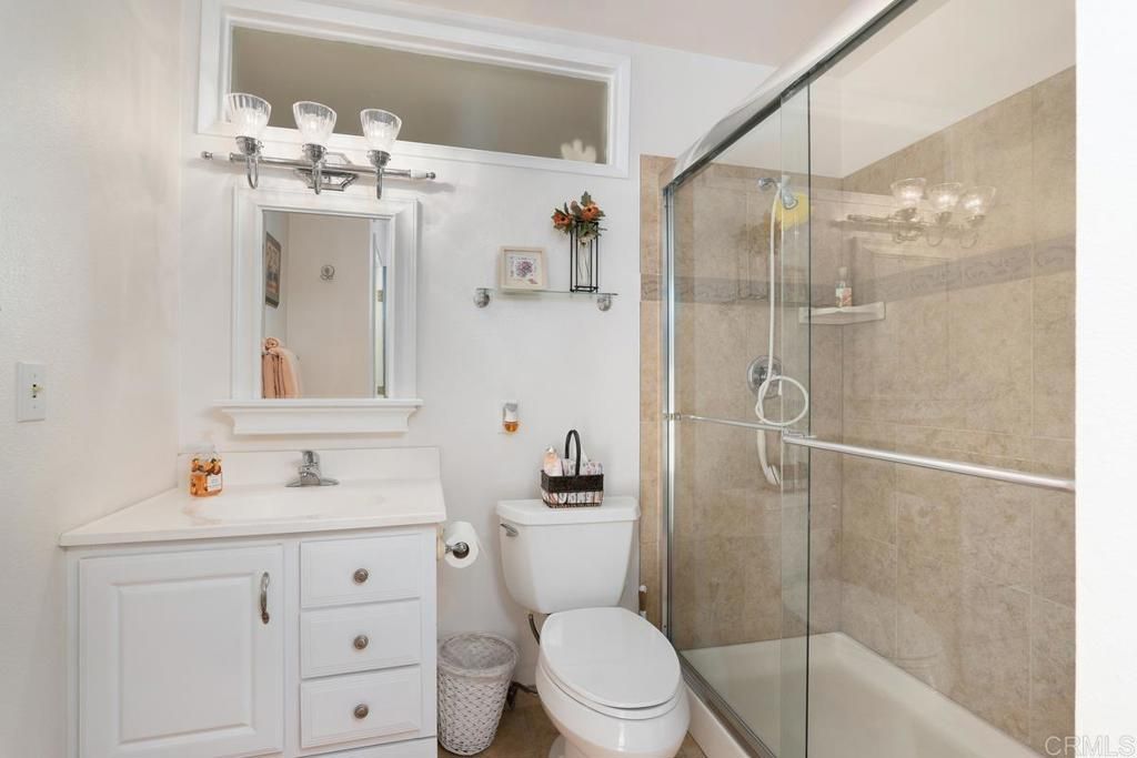 listing image 130728708824471428620