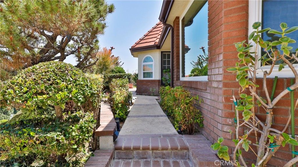 listing image 64