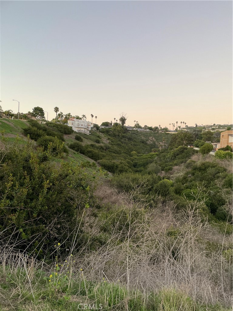 126 N LA ESPERANZA