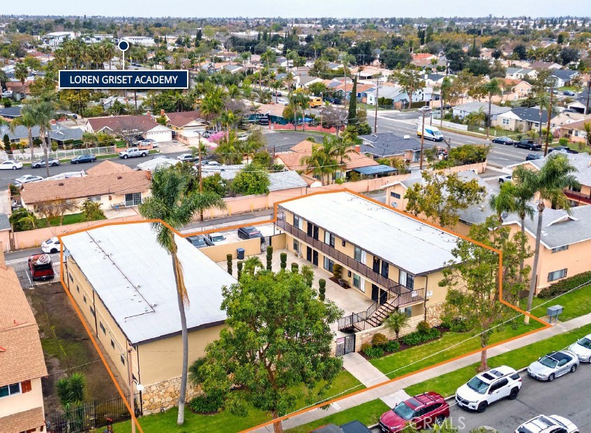 This pride-of-ownership offering consists of two well-maintained eight-unit apartment buildings on contiguous parcels. The buildings offer all one-bedroom/one-bath units, on-site laundry, ample surface parking in the rear, and a large fenced courtyard.
1110-1114 South Pacific Avenue is located near the intersection of McFadden Avenue and Bristol Street, within easy walking distance of a major grocery store and dining options, one block from an elementary school, and a half-mile to Mater Dei High School.
Current rents offer a new investor 19 percent rental upside, making this a great opportunity for any investor looking to acquire a desirable asset in a strong Orange County rental location.