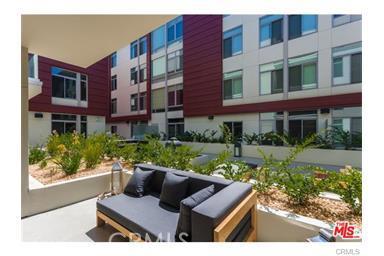 Located in the brand new J Grant building in Pasadena, this one bedroom features clean lines, concrete floors, designer bath and kitchen, washer and dryer in the unit and outdoor area. One parking space included and a couple blocks from all the restaurants on Colorado Blvd. Available unfurnished and furnished for an extra fee. Short term also available.