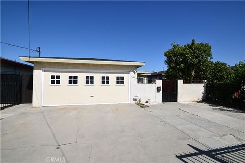 A home in Inglewood