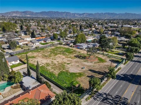 17559 Devonshire Street Northridge CA 91325
