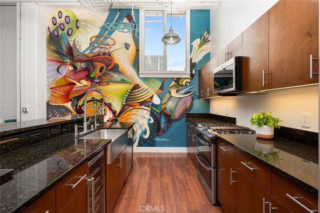950 6th Avenue 437