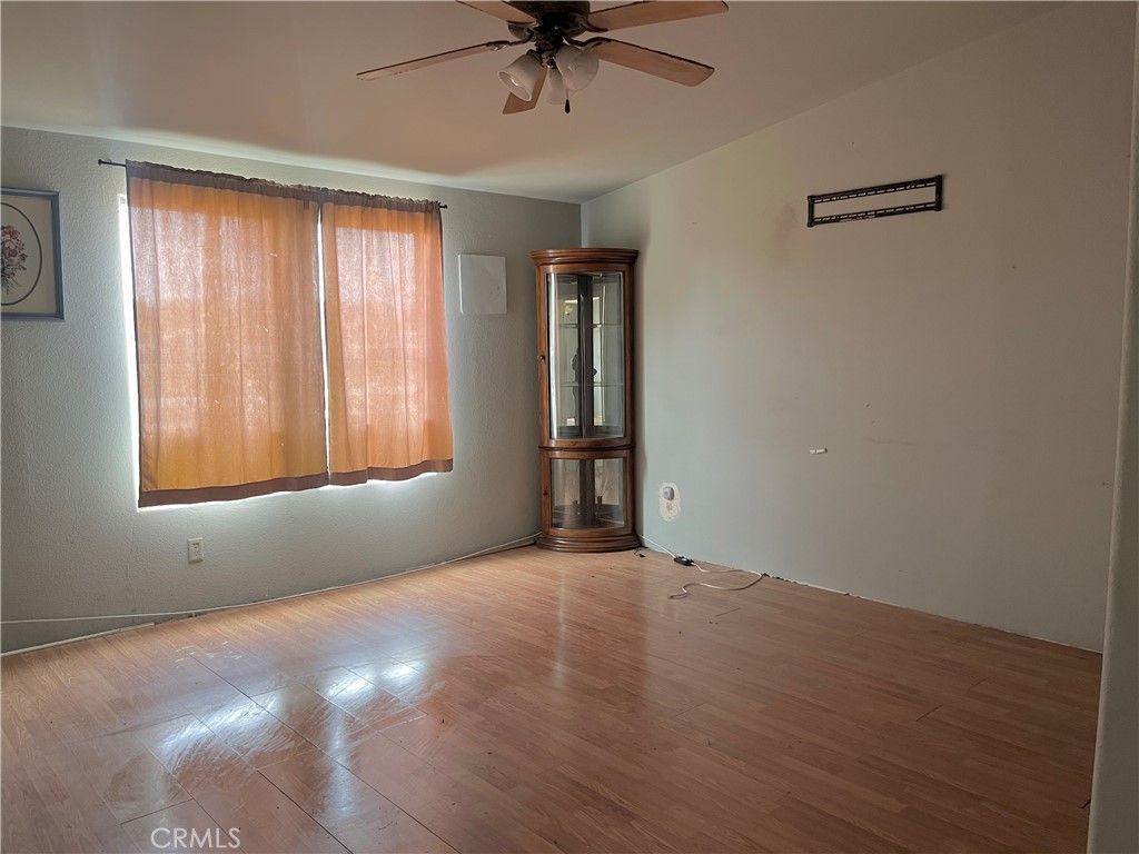listing image 130725591160803092312
