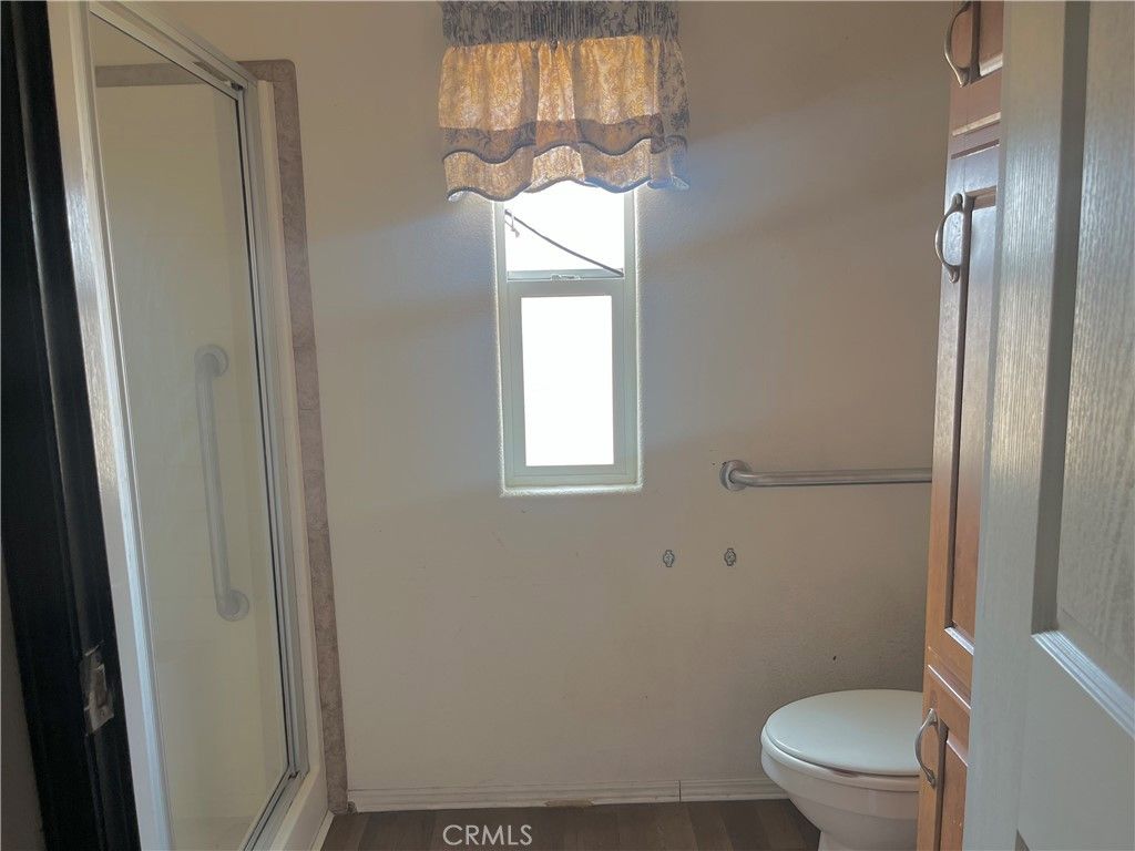 listing image 130728639049065427286