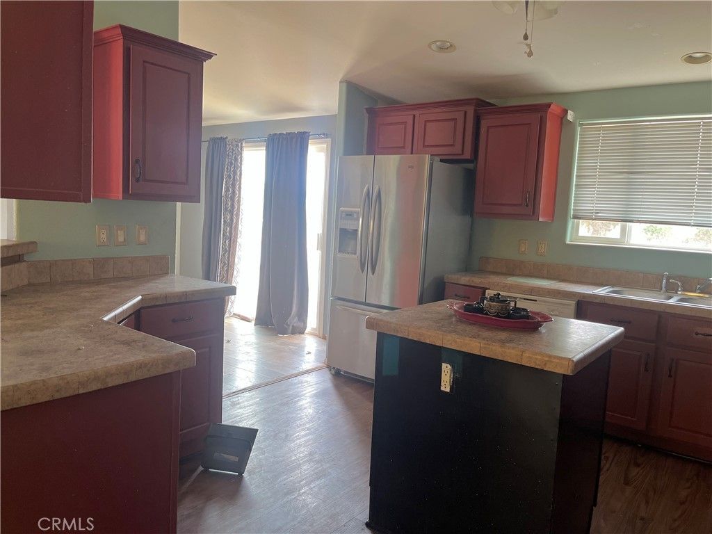 listing image 130720179529835013059