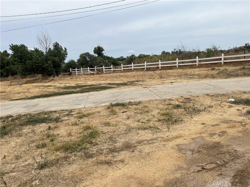 listing image 130725107018432928424