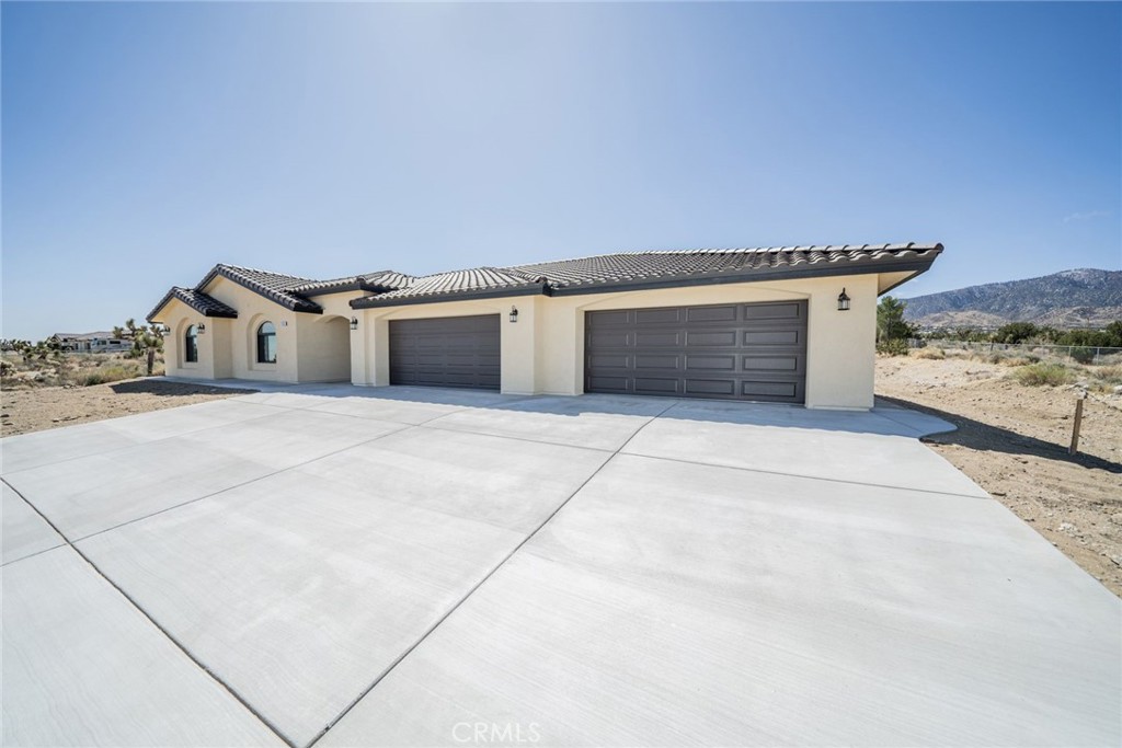 1483 Smoke Tree Road