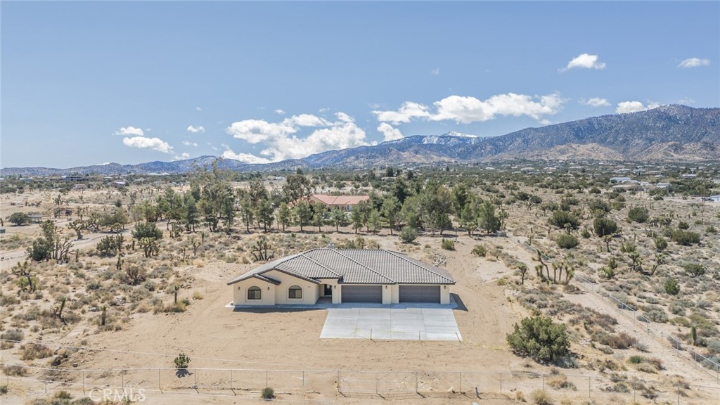 1483 Smoke Tree Road