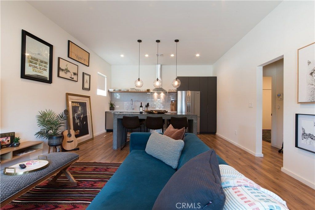 listing image 130728918977925617133