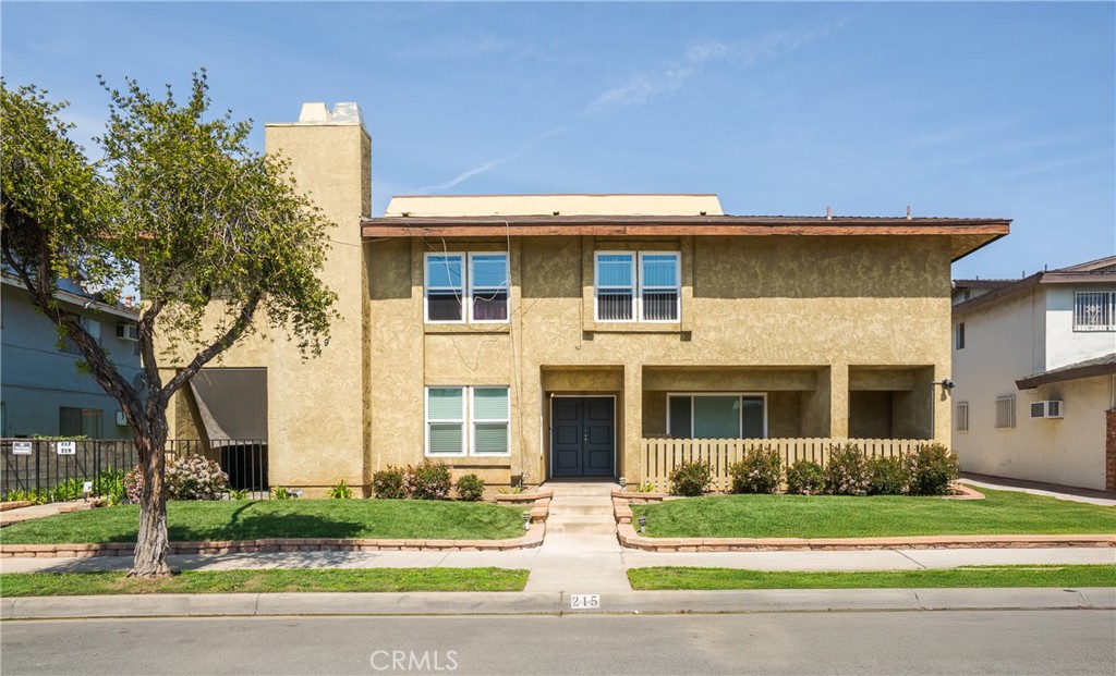 215 E Navilla Place