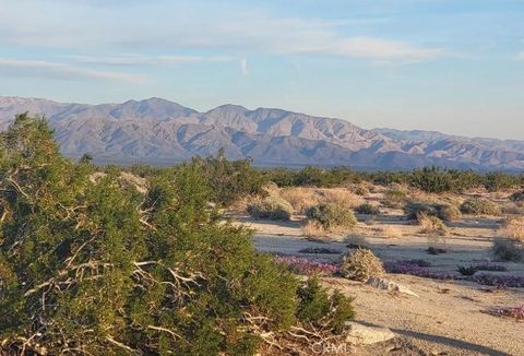 Photo of 15 Hot Springs Road, Desert Hot Springs, CA 92241 (MLS # AR25052430)