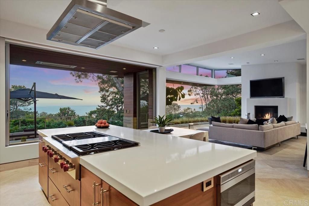 listing image 130720427942331215831