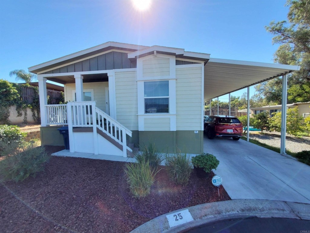 1575 W Valley Parkway 25