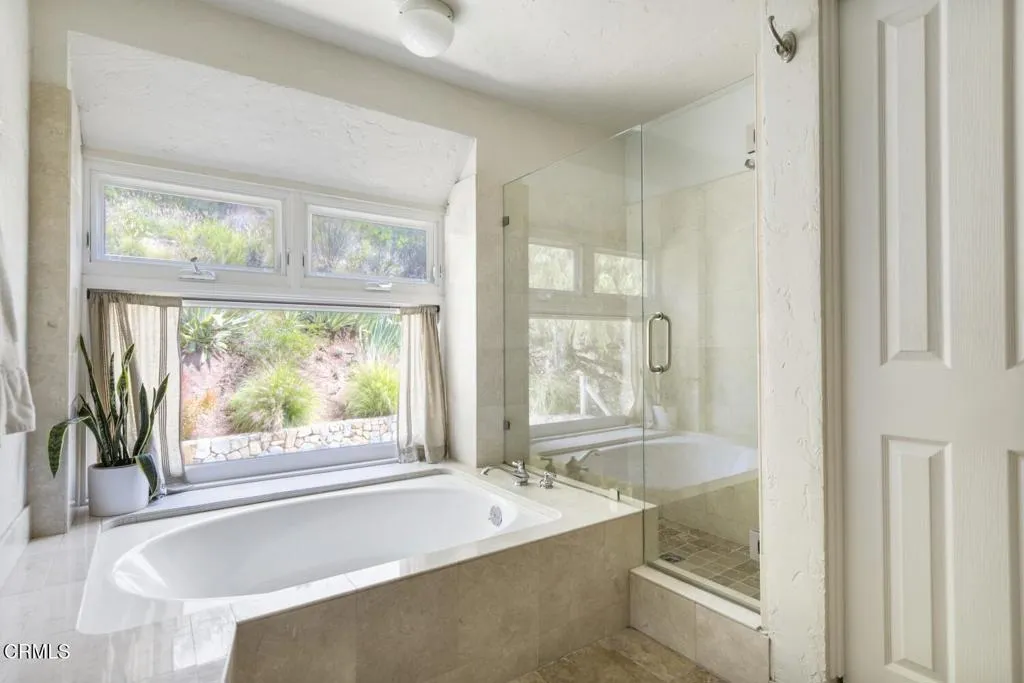 Ojai, California 93023, United States, 3 Bedrooms Bedrooms, ,4 BathroomsBathrooms,Residential,Active,83018