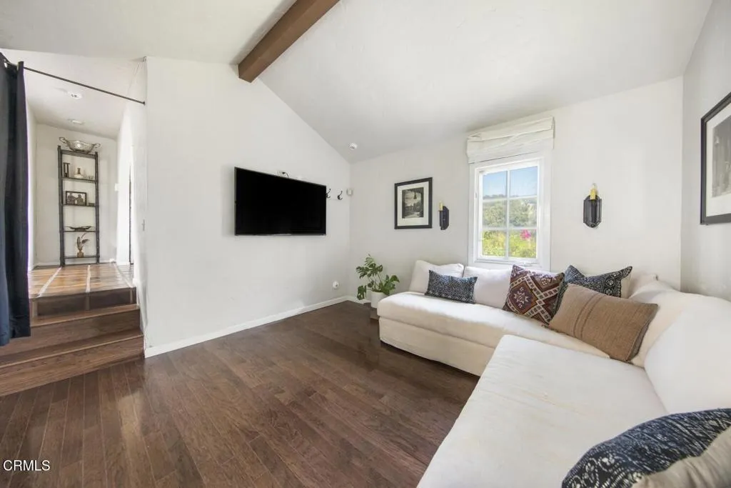 Ojai, California 93023, United States, 3 Bedrooms Bedrooms, ,4 BathroomsBathrooms,Residential,Active,83018