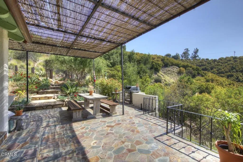 Ojai, California 93023, United States, 3 Bedrooms Bedrooms, ,4 BathroomsBathrooms,Residential,Active,83018