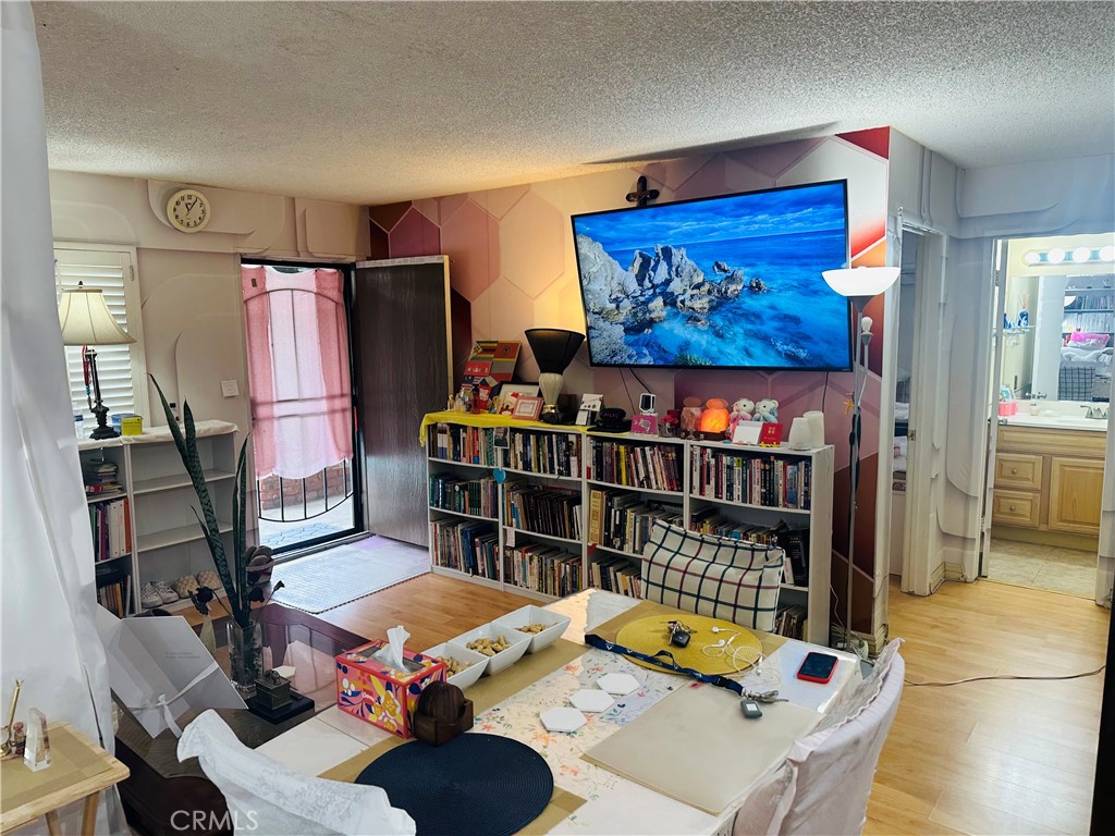 4633 Marine Avenue 107