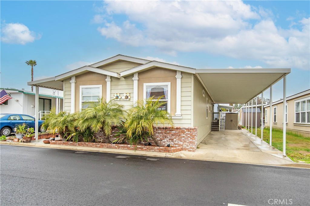 2755 Arrow Highway 106