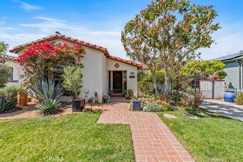 3705 Rose Avenue Long Beach CA 90807