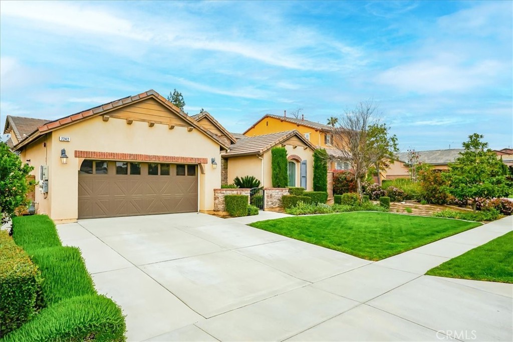 7242 Sunnyside Place
