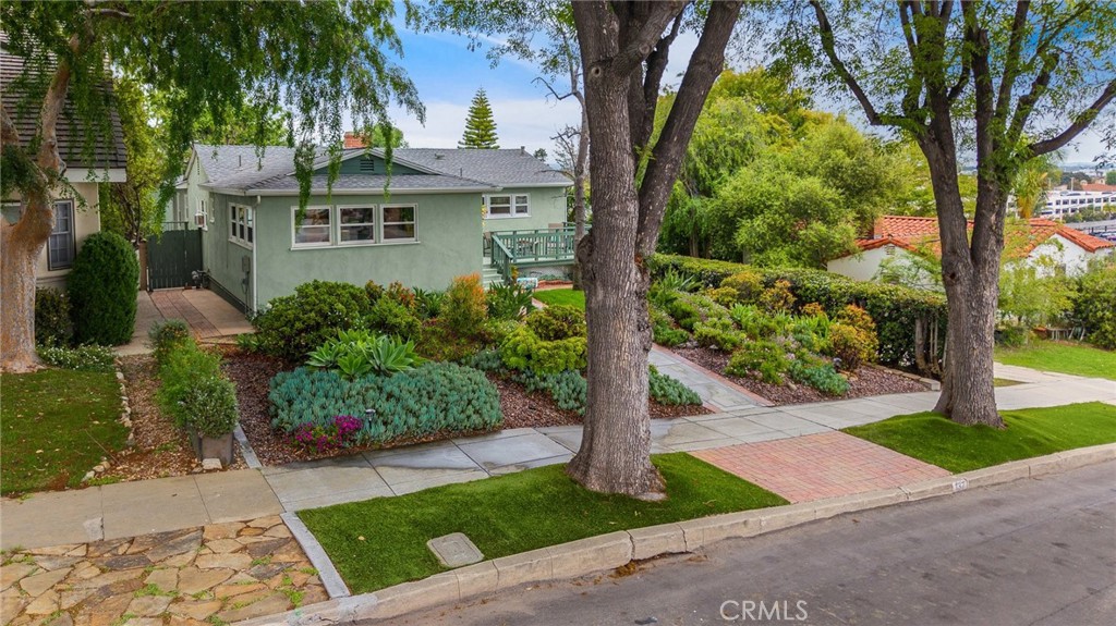 137 Hillcrest Drive