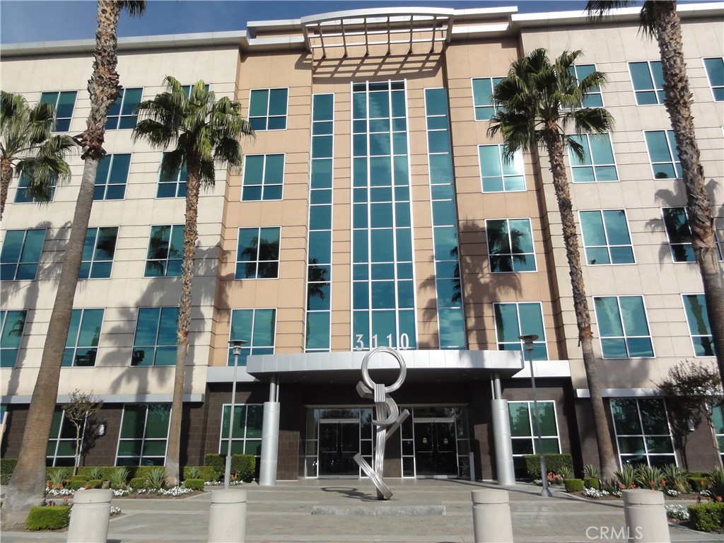 • 159,270 SF Two Multi-Tenant Office Buildings
• Class A Office Campus Built in 2005 & 2007
• West Of I-15 & Visible from I-10 Freeway & Close Proximity to the Ontario International Airport, Ontario Mills, & Retail Amenities
• 4/1,000 Parking Onsite
• Full-Service Gross Leases
• Professionally Managed & Maintained
• Suite 265 is 953 SF with an Open Floor Plan, Training Room with AV Equipment