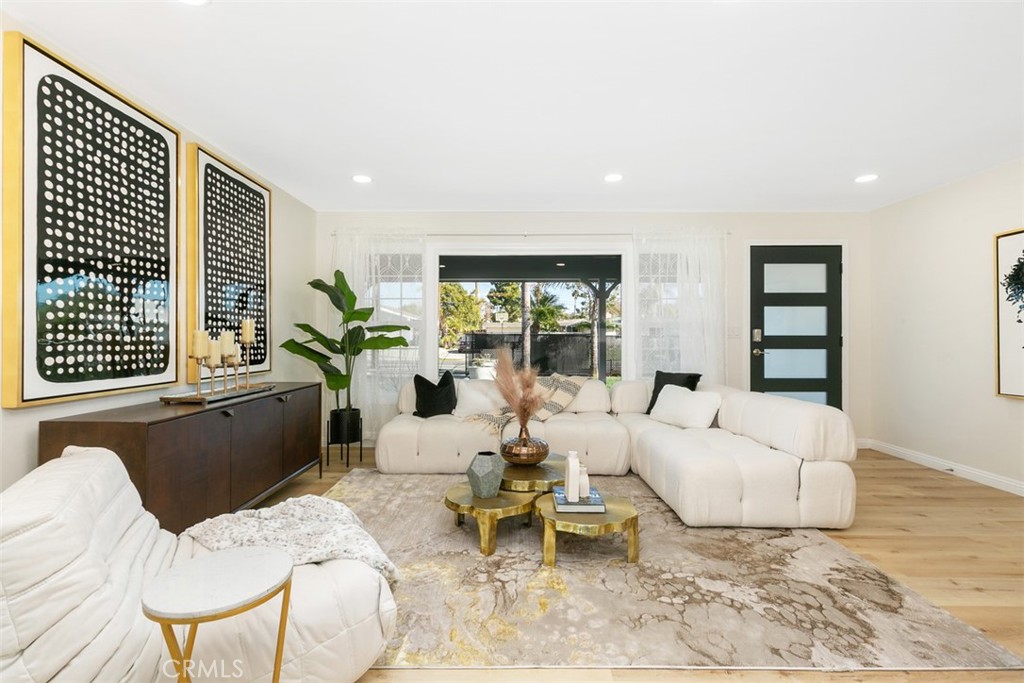 Photo 11 of 51 of 1376 La Colina Drive house