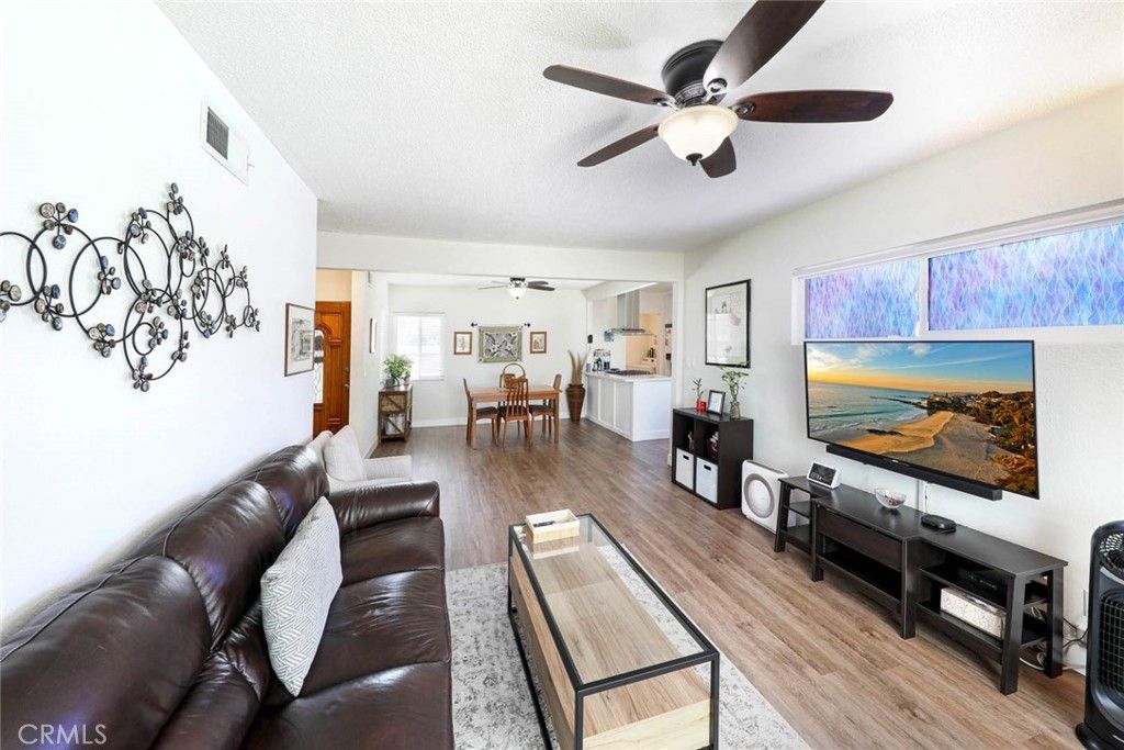 listing image 130724556641891072337