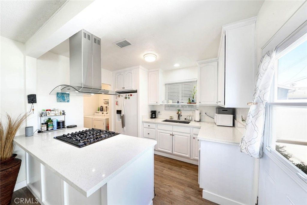 listing image 130725336479013583024