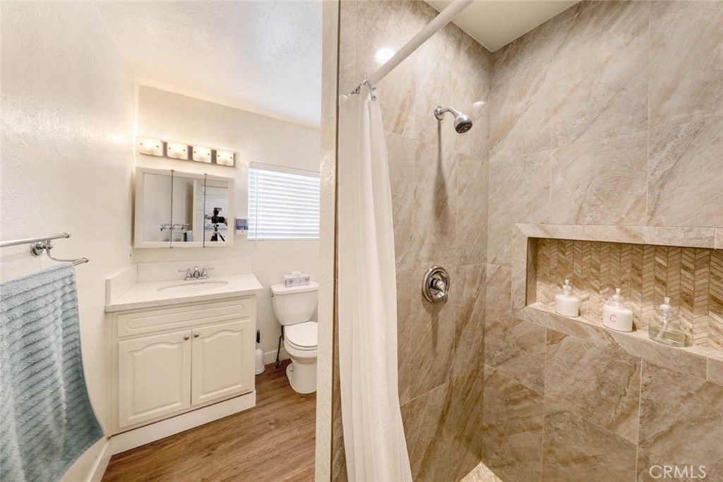 listing image 130728270618245772811