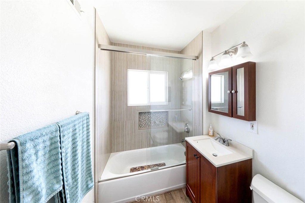 listing image 130720739529359766254