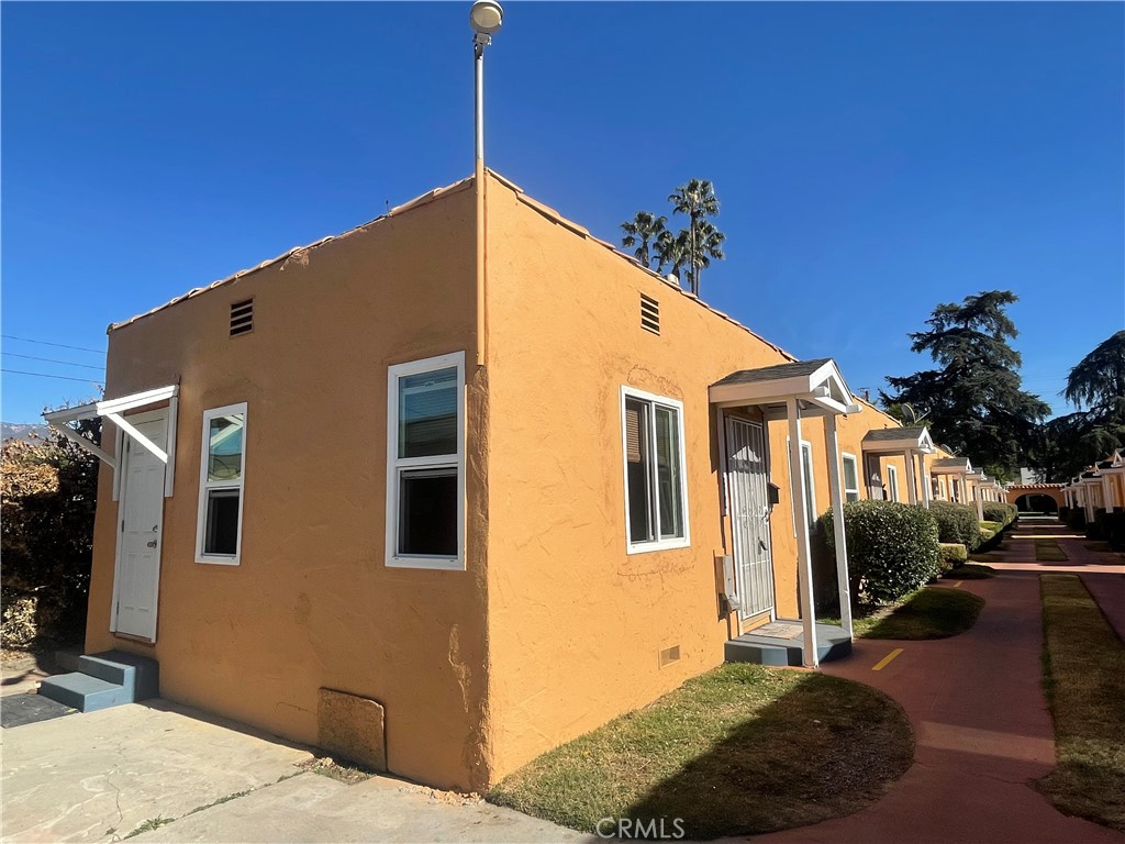 2142 N Arrowhead Avenue