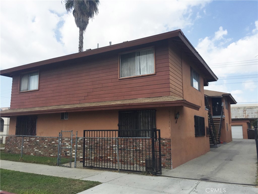 Upside potential fantastic unit mix all 2 bedrooms 1 bath with lots of parking and a laundry facility perfect location for high rents no rent control
