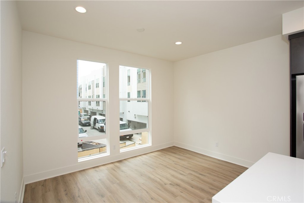 Photo 21 of 34 of 649 W 17th Street townhome