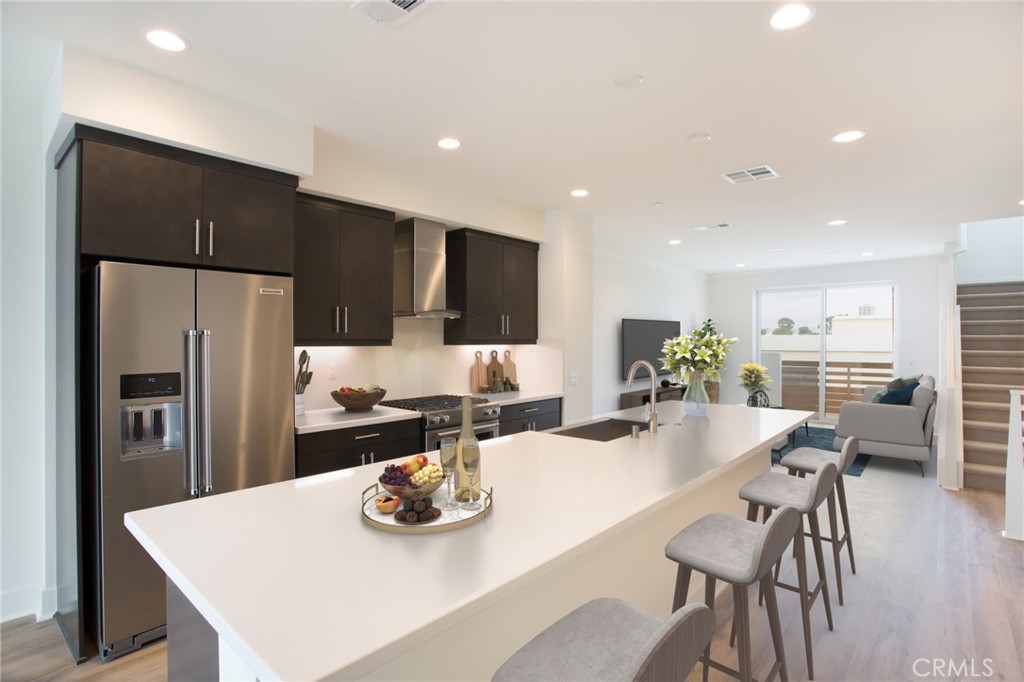 Photo 2 of 34 of 649 W 17th Street townhome
