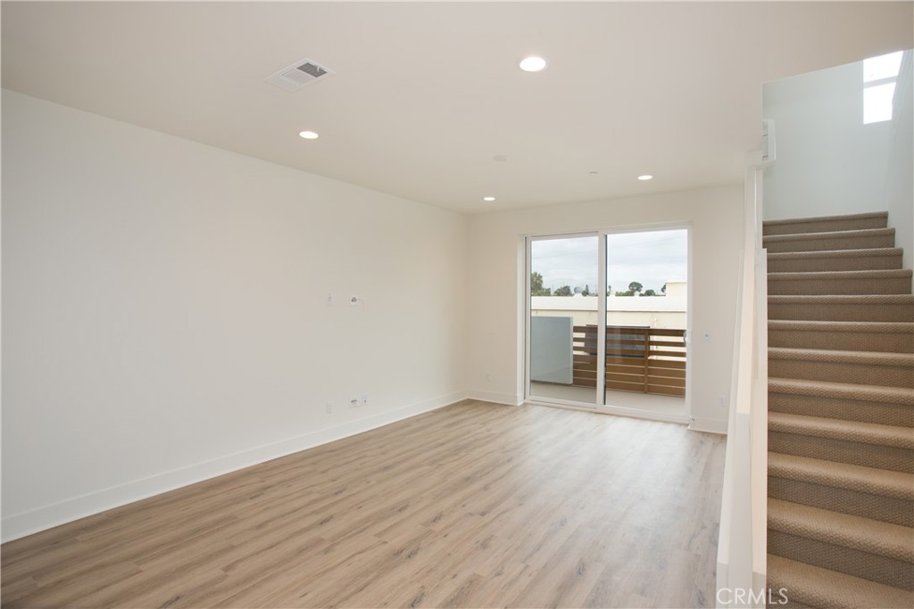 Photo 15 of 34 of 649 W 17th Street townhome