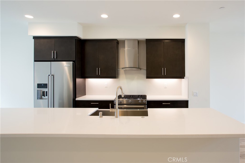 Photo 20 of 34 of 649 W 17th Street townhome