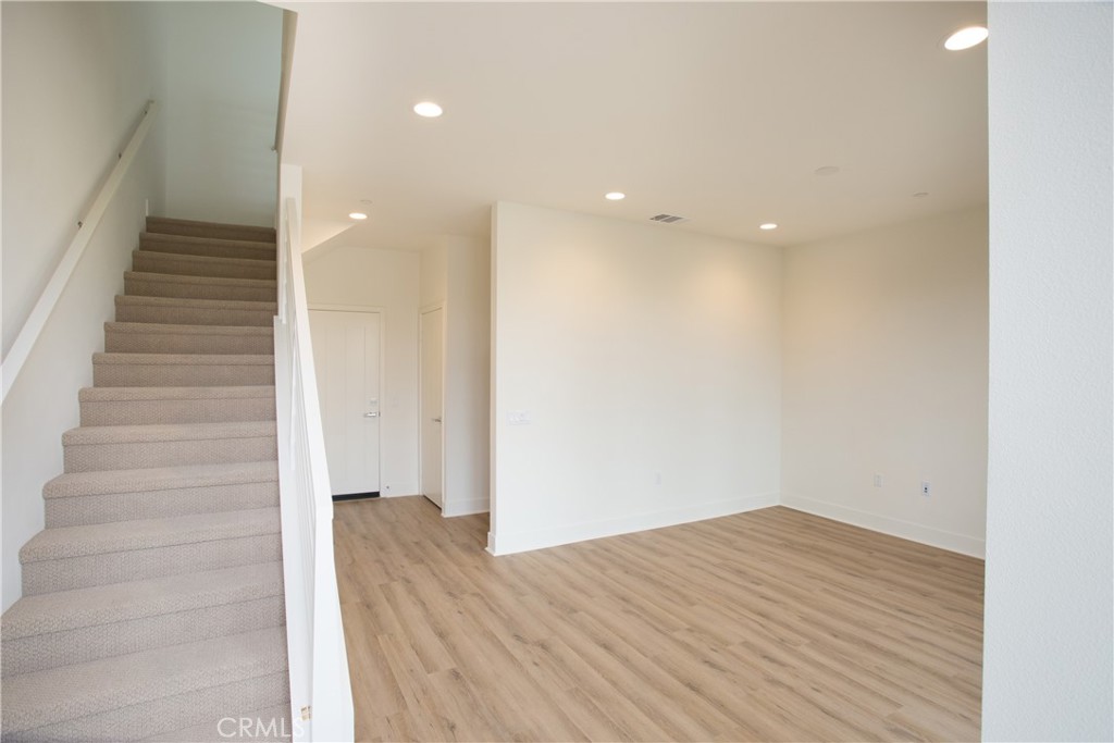 Photo 12 of 34 of 649 W 17th Street townhome