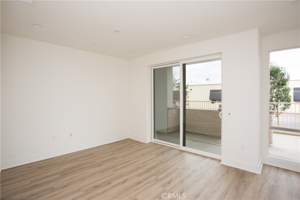 Photo 13 of 34 of 649 W 17th Street townhome