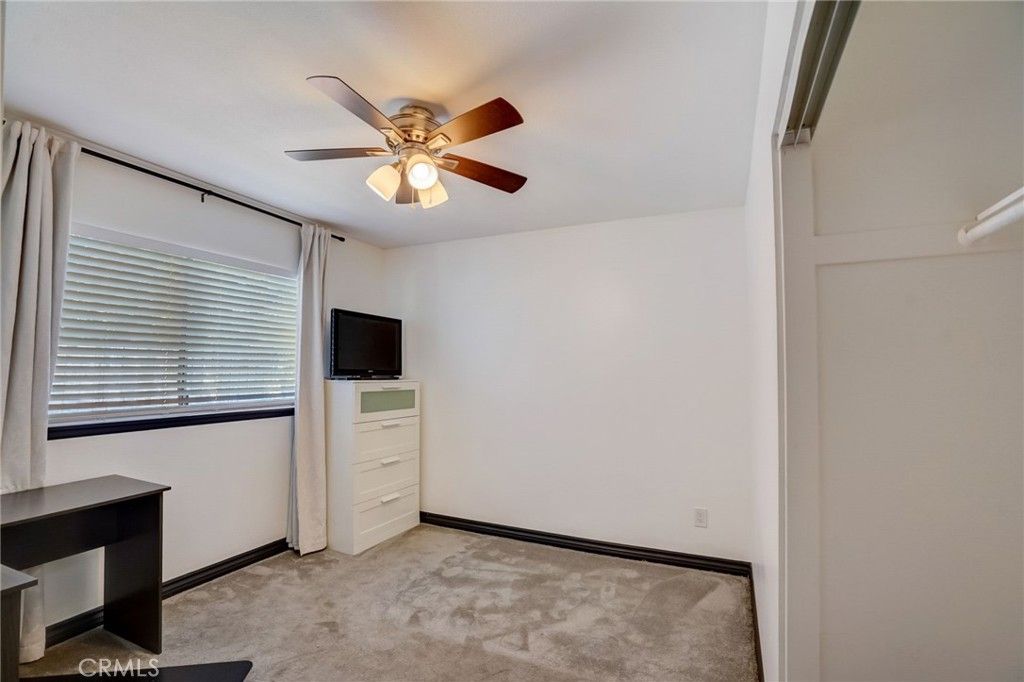 listing image 130720472354944495134
