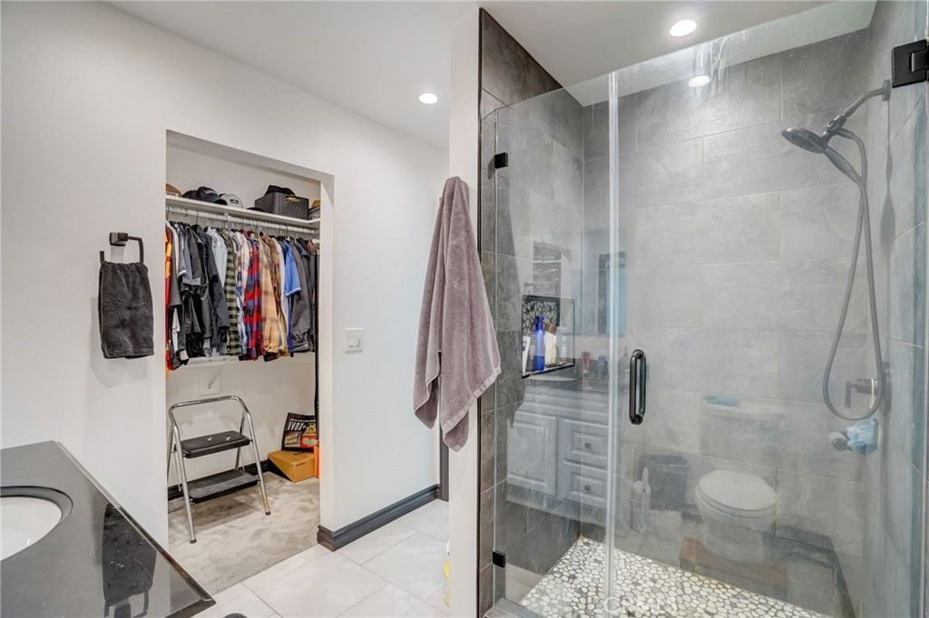 listing image 130728828381558285540